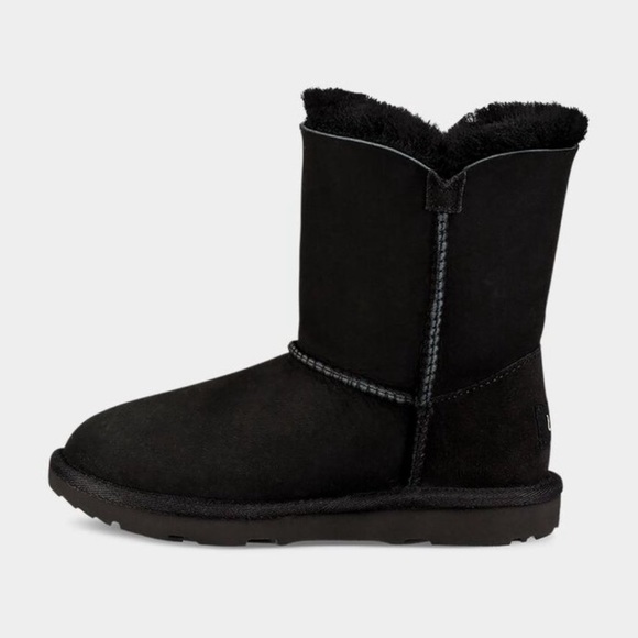 NEW UGG Bailey Button Classic Sheepskin Boots Black Kids 6 Womens 7.5-8 NIB